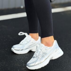 ЖІНОЧІ КРОСІВКИ