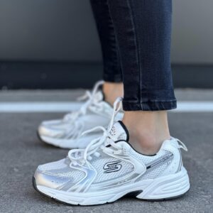 жіночі кросівки