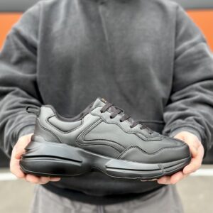 Чоловічі кросівки