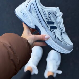 ЖІНОЧІ КРОСІВКИ