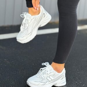 ЖІНОЧІ КРОСІВКИ