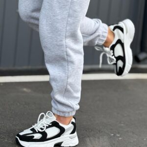 ЖІНОЧІ КРОСІВКИ