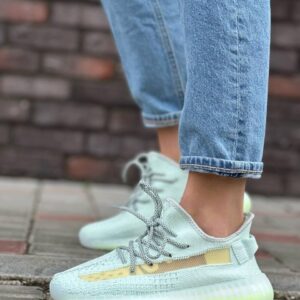 жіночі кросівки