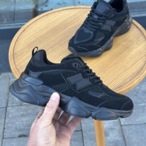 ЖІНОЧІ КРОСІВКИ