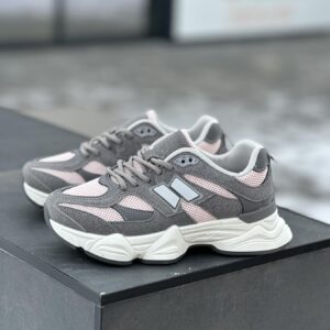 ЖІНОЧІ КРОСІВКИ