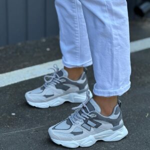 ЖІНОЧІ КРОСІВКИ