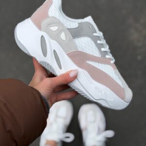 жіночі кросівки