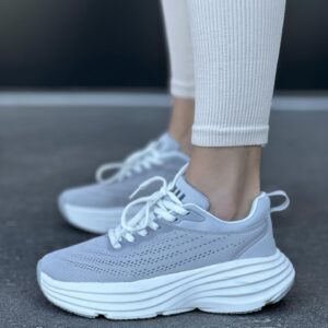 жіночі кросівки