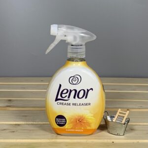 Спрей-кондиціонер для розгладження складок на одязі Lenor Crease Releaser Summer Breeze - 500 мл.