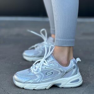 жіночі кросівки