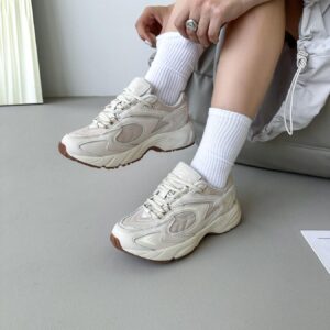 жіночі кросівки