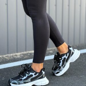 Жіночі кросівки