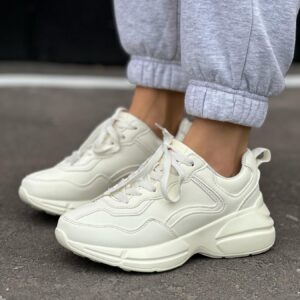 Жіночі кросівки