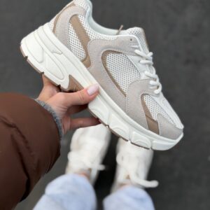 ЖІНОЧІ КРОСІВКИ