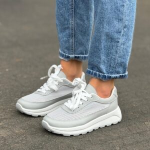 ЖІНОЧІ КРОСІВКИ