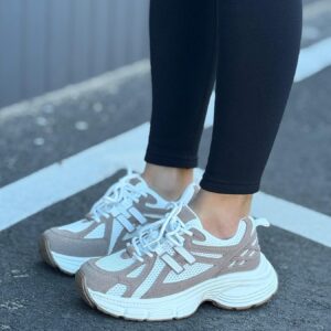 ЖІНОЧІ КРОСІВКИ