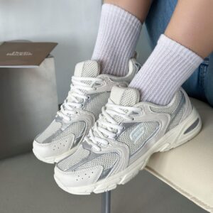 жіночі кросівки