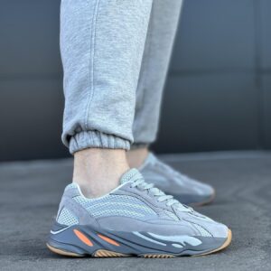 Чоловічі кросівки