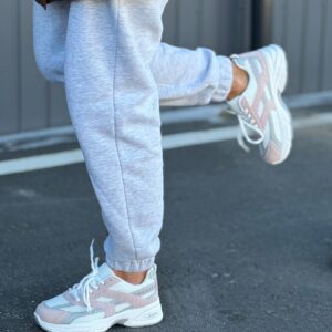 жіночі кросівки