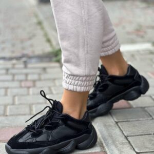 жіночі кросівки