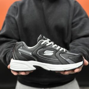 Чоловічі кросівки