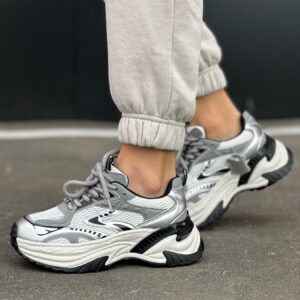 жіночі кросівки