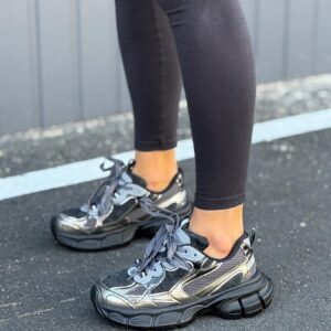 Жіночі кросівки