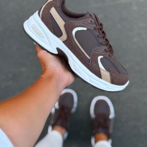 ЖІНОЧІ КРОСІВКИ