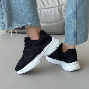 жіночі кросівки