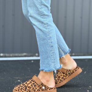 жіночі кросівки