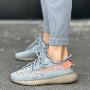 жіночі кросівки