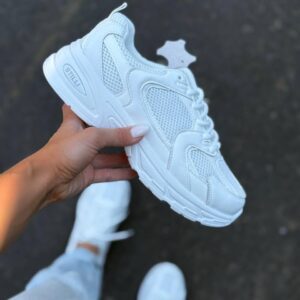 ЖІНОЧІ КРОСІВКИ