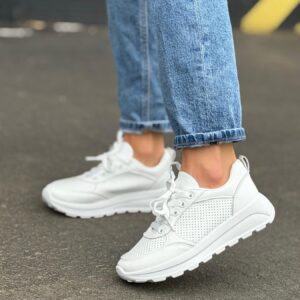 ЖІНОЧІ КРОСІВКИ