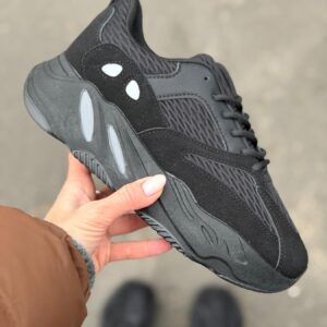 жіночі кросівки