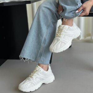 жіночі кросівки