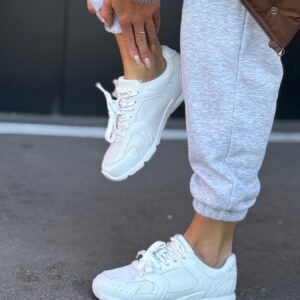 ЖІНОЧІ КРОСІВКИ