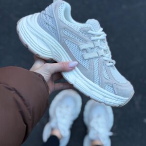 ЖІНОЧІ КРОСІВКИ