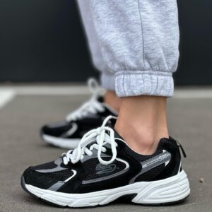 жіночі кросівки