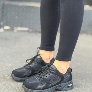 ЖІНОЧІ КРОСІВКИ