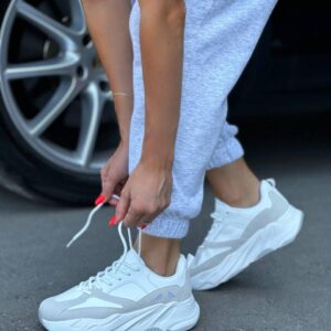 жіночі кросівки