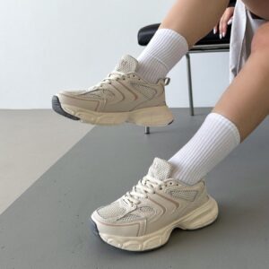 жіночі кросівки