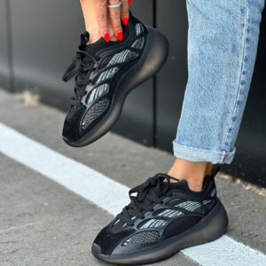 жіночі кросівки