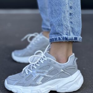 жіночі кросівки