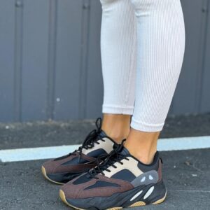 жіночі кросівки