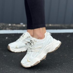 жіночі кросівки