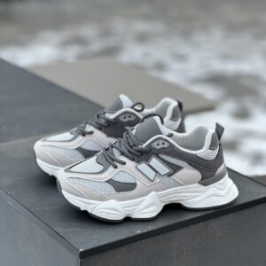 ЖІНОЧІ КРОСІВКИ