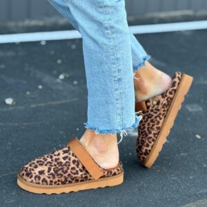 жіночі кросівки