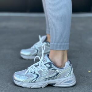 жіночі кросівки