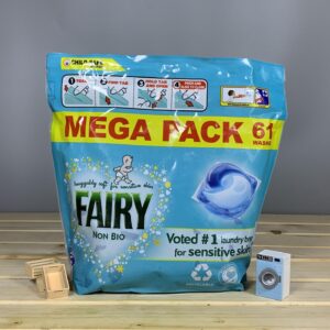 Капсули для прання дитячої білизни Fairy Non-Bio для всіх типів тканин - 61 шт.