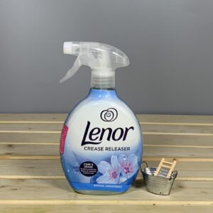 Спрей-кондиціонер для розгладження складок на одязі Lenor Crease Releaser Spring Awakening - 500 мл.